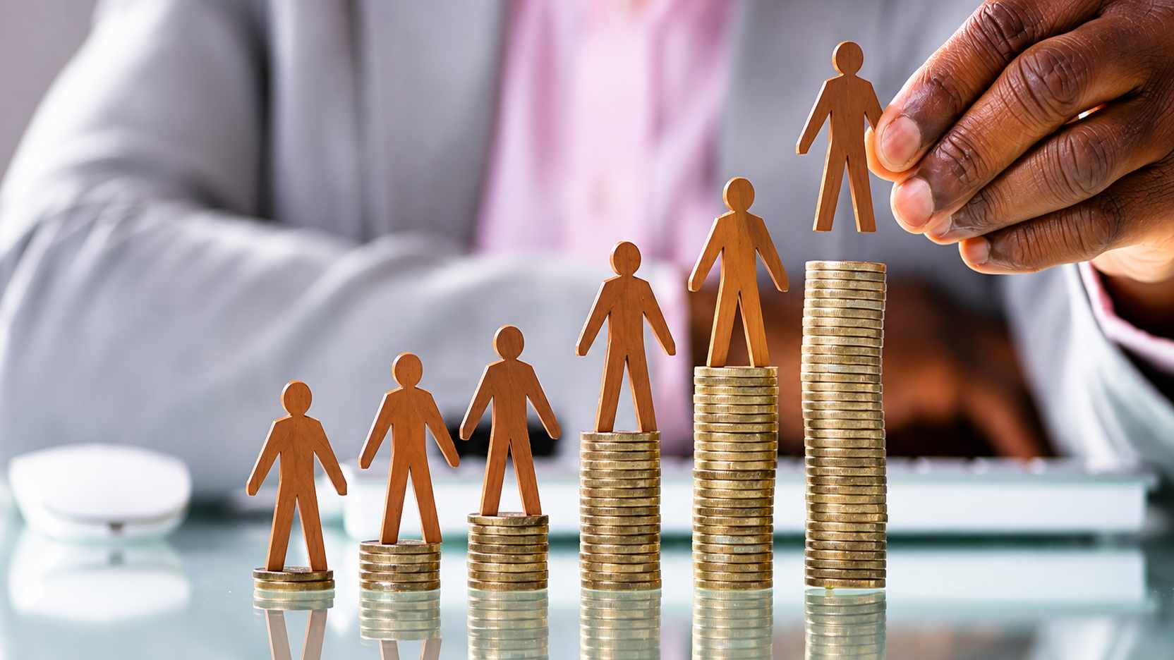 Ontario’s Minimum Wage Just Jumped to $17.95 Today — More Than 700,000 Workers Could See Bigger Paycheques