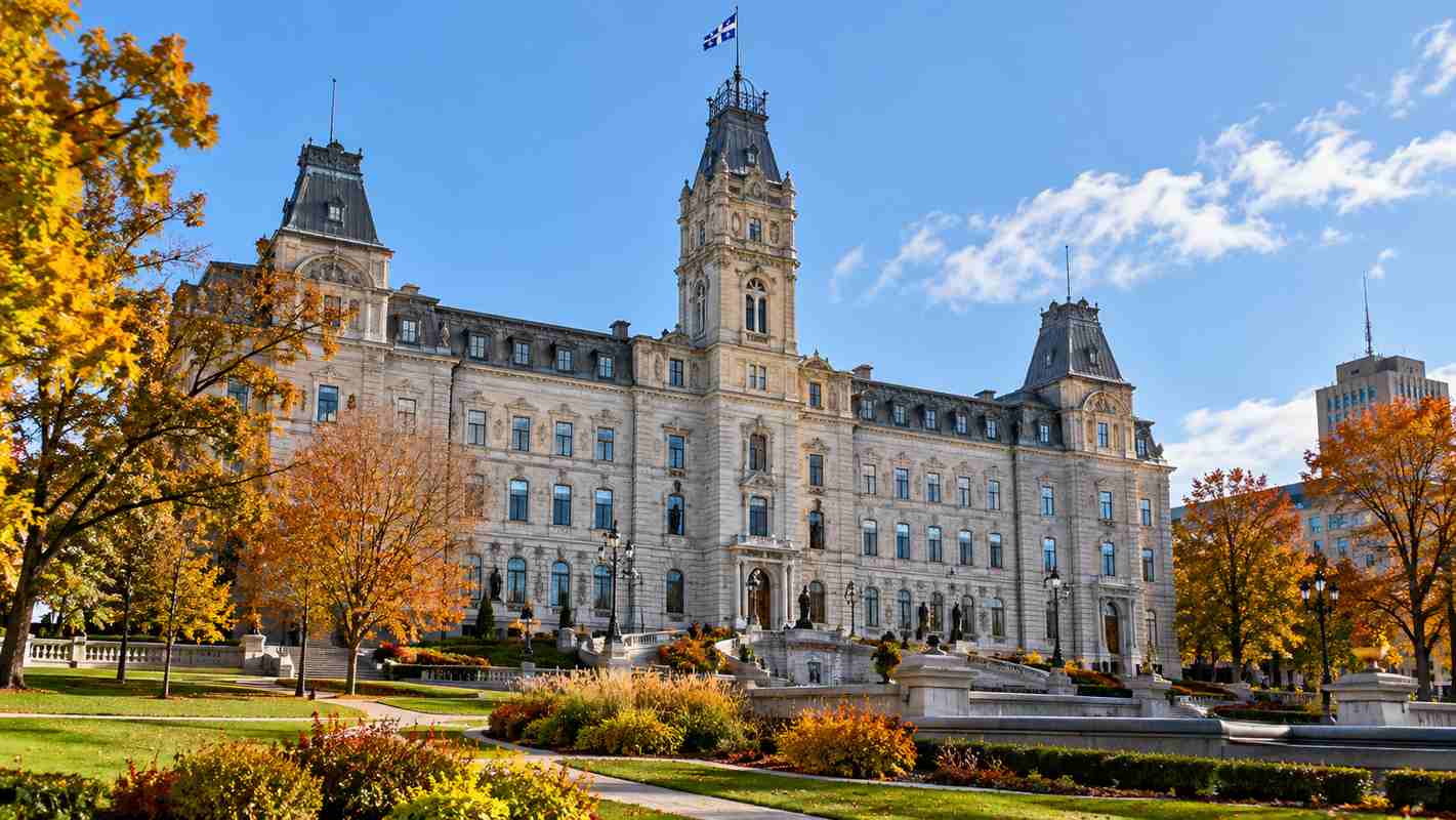 Canada’s MAID Debate Reignites as Former Quebec Premier Questions How Far Assisted Dying Has Gone